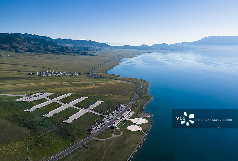 航拍赛里木湖点将台图片素材