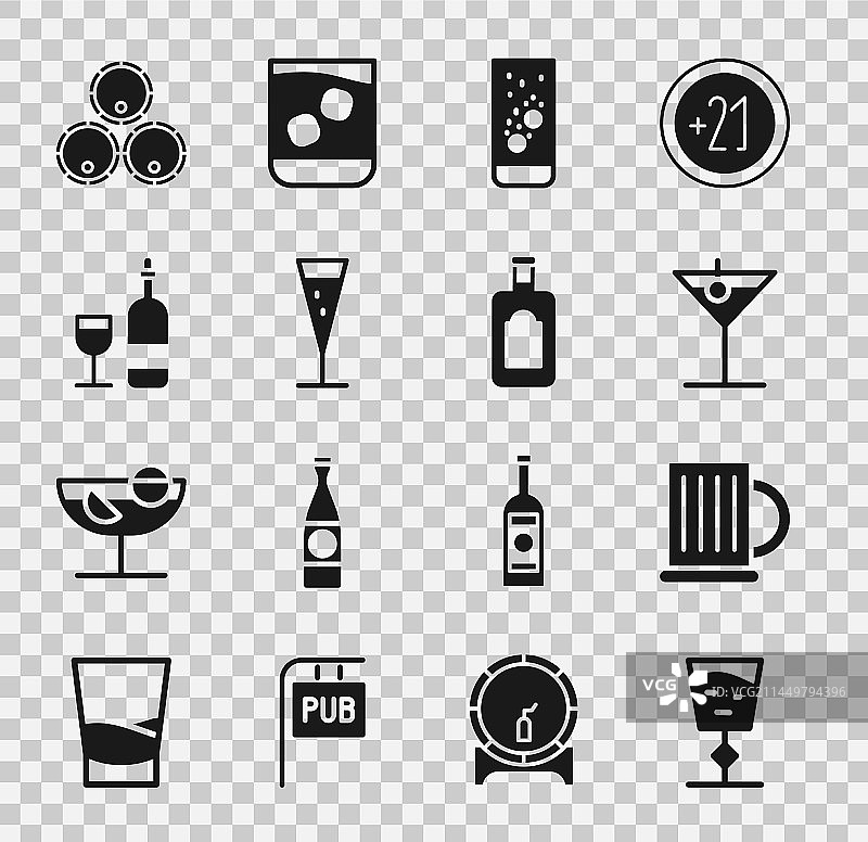 葡萄酒杯、木制啤酒杯和马提尼酒图片素材