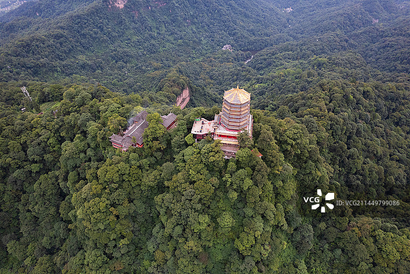 四川成都市青城山景区老君阁日落黄昏夜景航拍图片素材