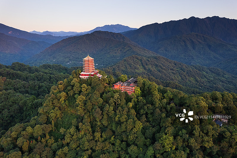 四川成都市青城山景区老君阁日出清晨航拍图片素材