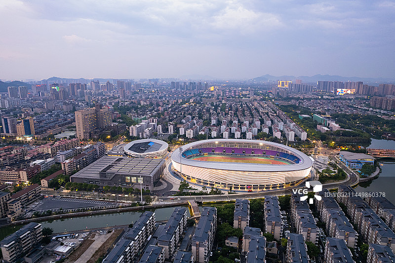 浙江杭州萧山体育中心体育场建筑外观夜景航拍图片素材