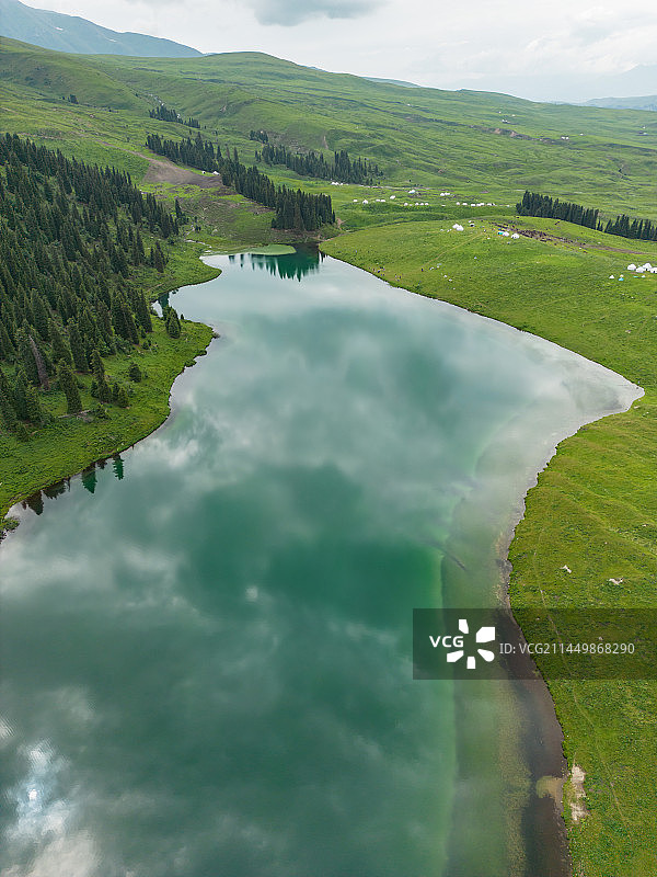 航拍唐布拉仙女湖景区图片素材