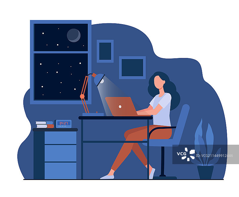 女设计师在房间里熬夜工作图片素材