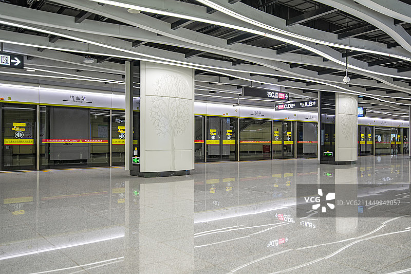 地铁车站内部空间图片素材