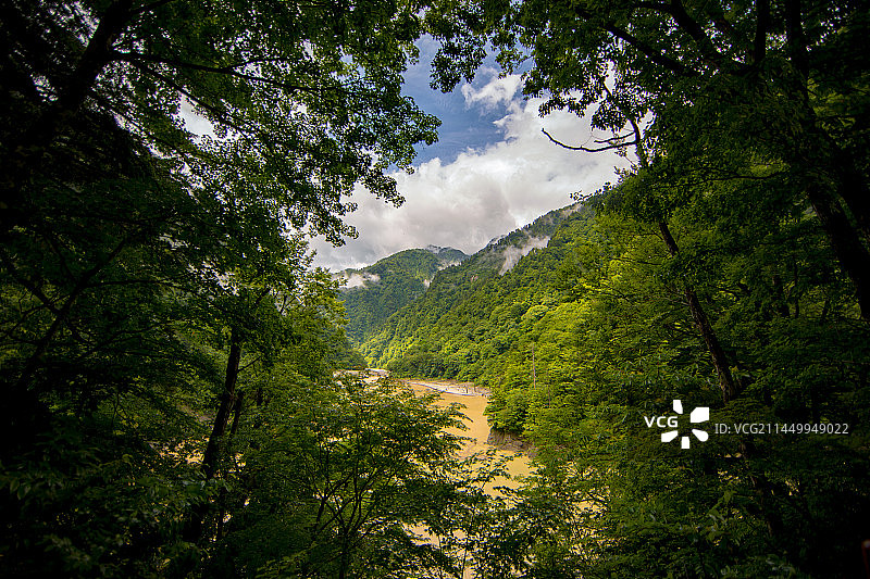 亚洲日本富山县黑部峡谷的风光图片素材