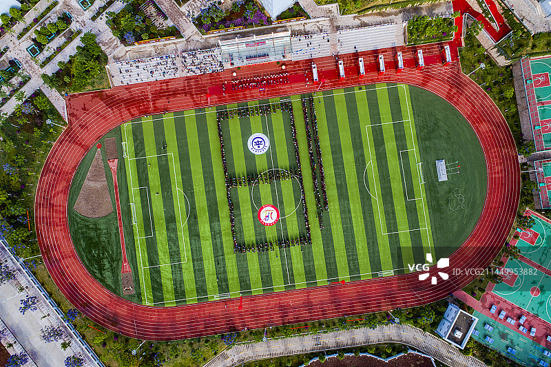 云南省玉溪市新平县第三中学举行成人礼图片素材