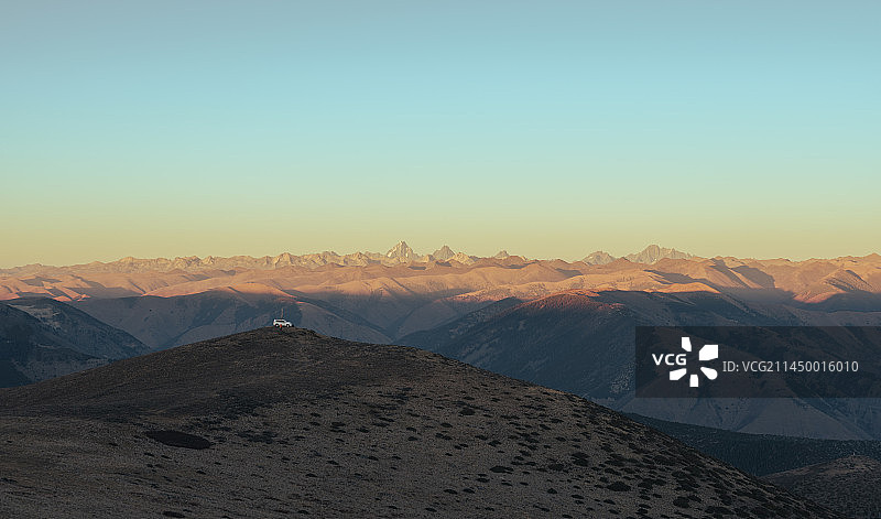 木都垭口看贡嘎山日落全景图片素材