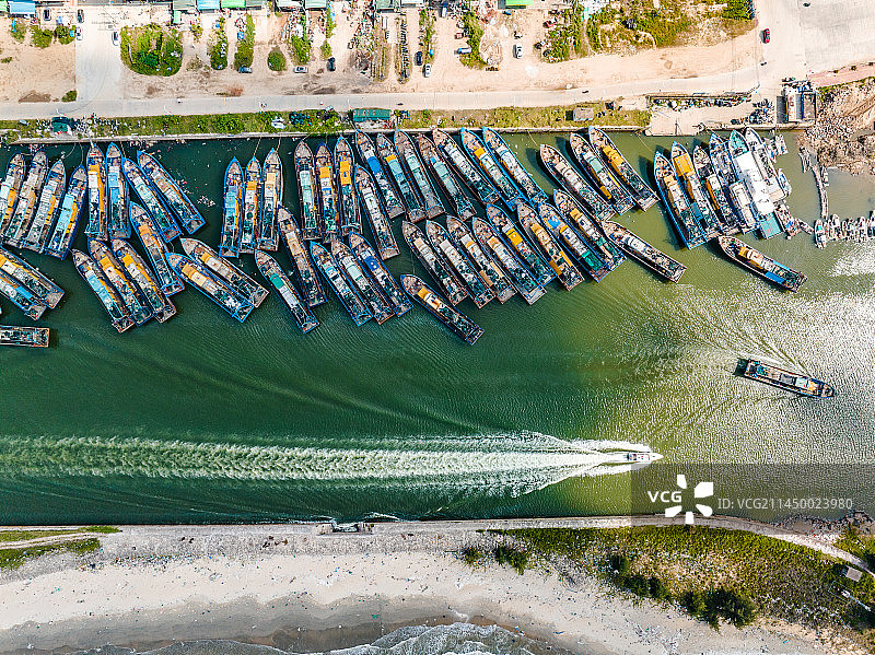 中国广东省揭阳市惠来县神泉镇神泉渔港图片素材