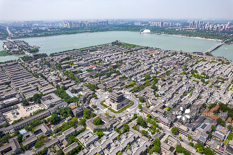 中国山东省聊城市东昌古城水上古城航拍图片素材