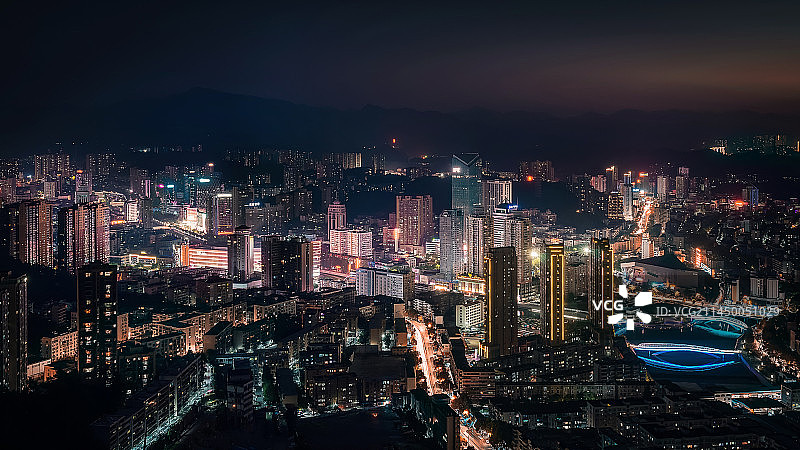 湖北省十堰市六堰的夜景图片素材
