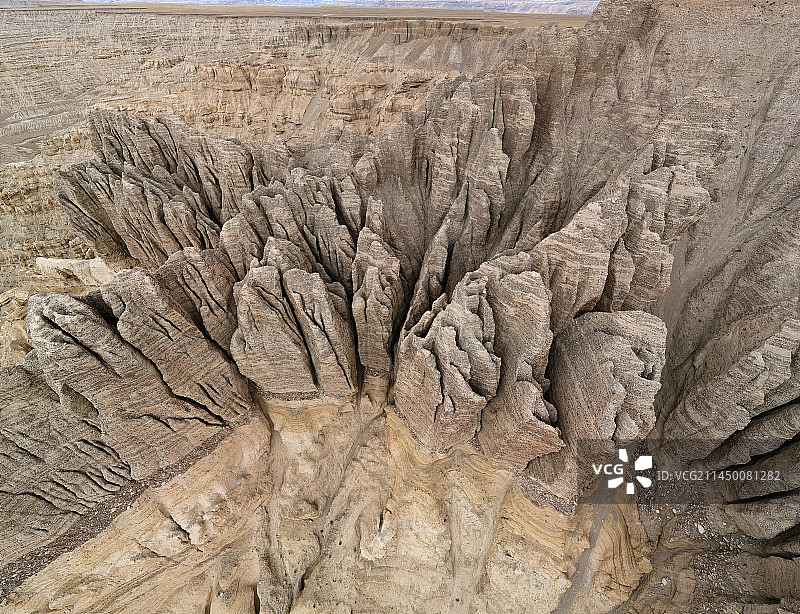 航拍西藏阿里札达玛朗观景台的壮观土林图片素材