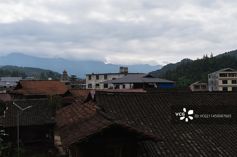 寨怀村侗寨房屋新老结合风景-广西柳州融水苗族自治县安太乡图片素材