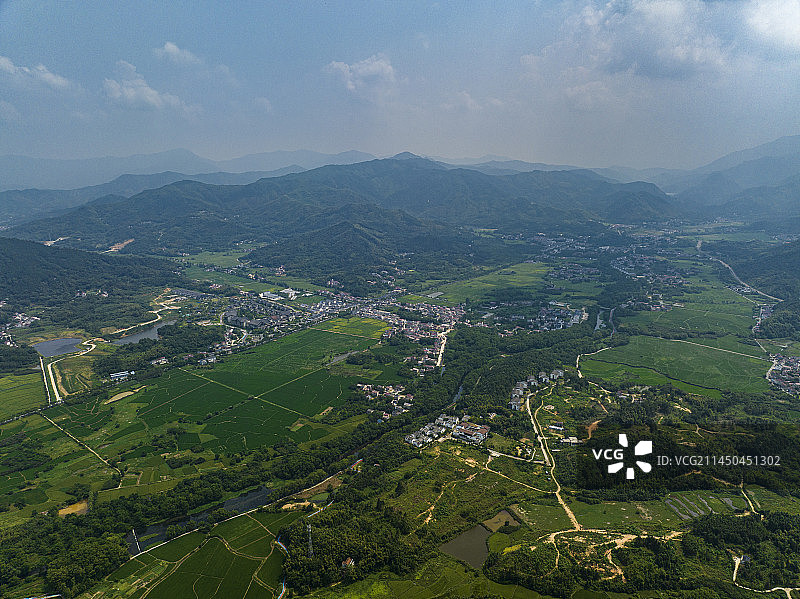 航拍安徽省池州市青阳县朱备镇风光图片素材