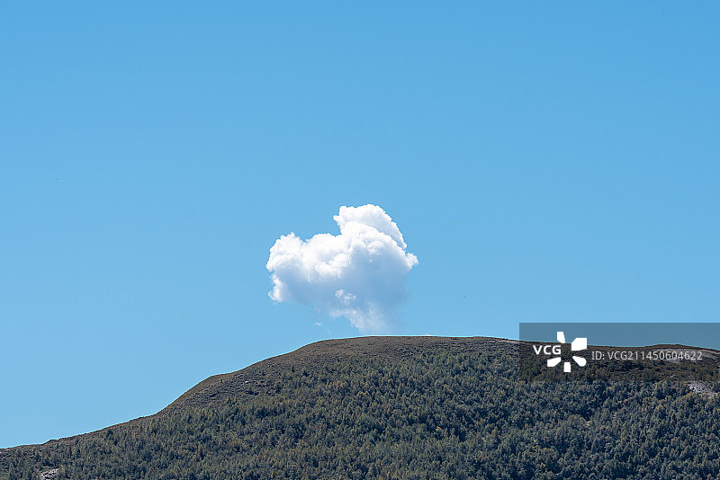 心形云朵图片素材