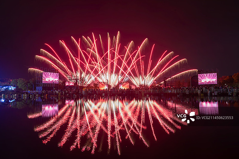 南京-“焰遇•园博园”第二季演出烟花图片素材