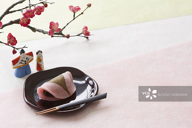 樱花麻薯、梅花和人偶（三色和纸）图片素材