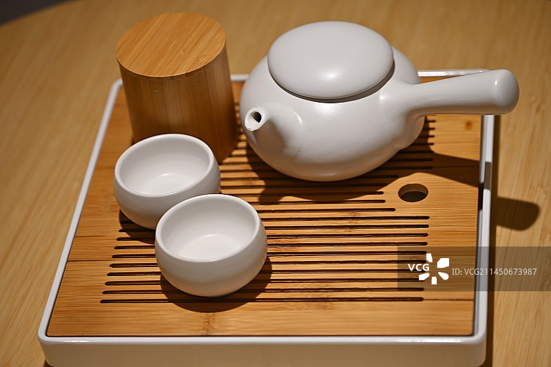 一套原木风茶具图片素材