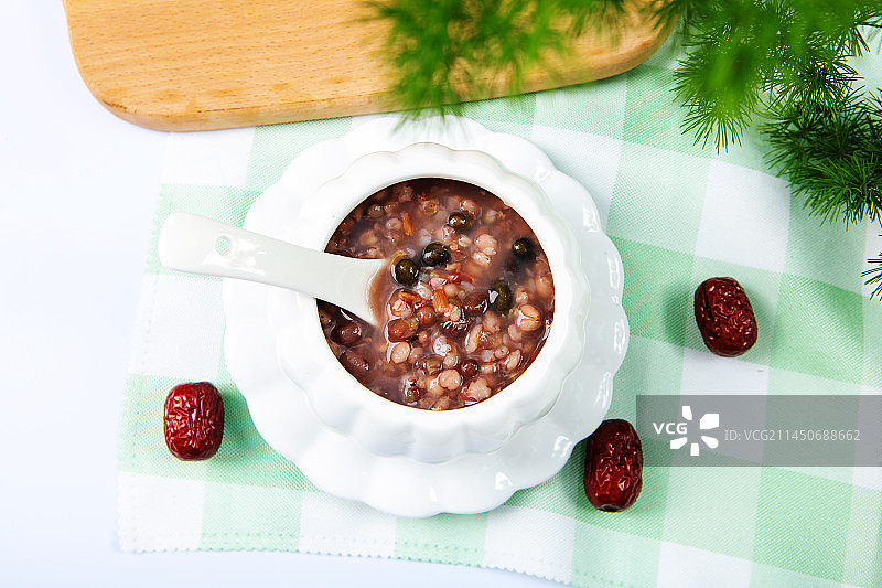 软糯的红豆薏米粥图片素材