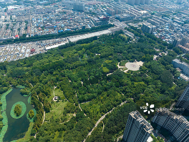中国山东济南森林公园航拍图片素材