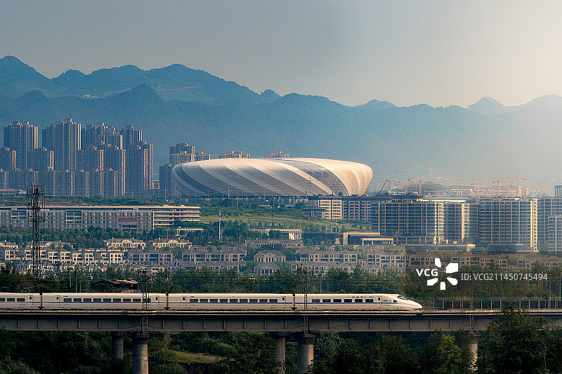 龙兴足球场 高铁图片素材