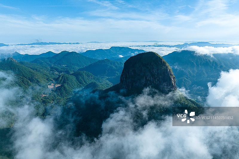 广西岑溪市天龙顶山地公园日出云海奇观图片素材