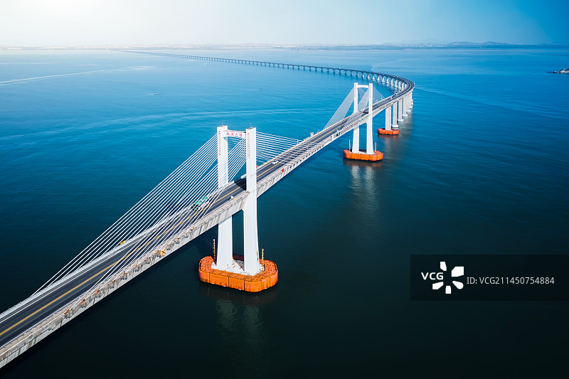 航拍壮观的南澳大桥图片素材
