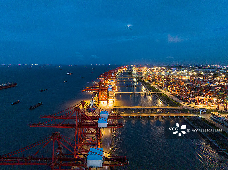 太仓港集装箱货运码头图片素材