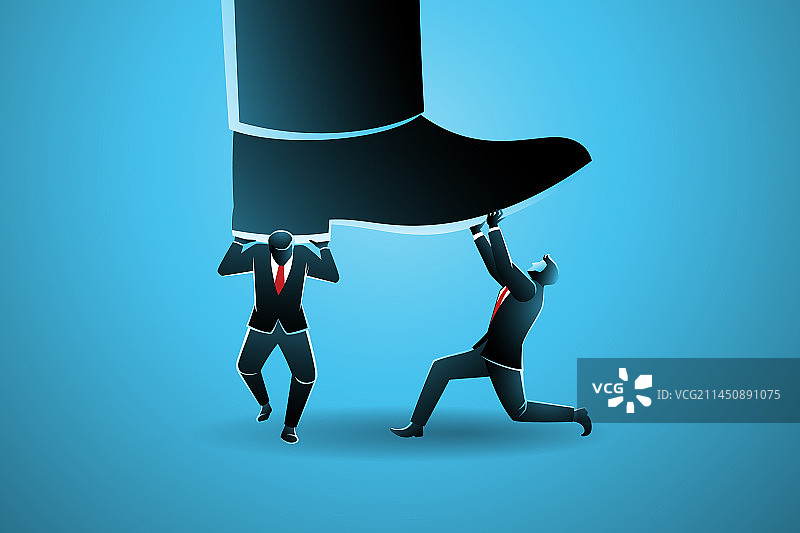 商业概念：大脚踩在两个东西上图片素材