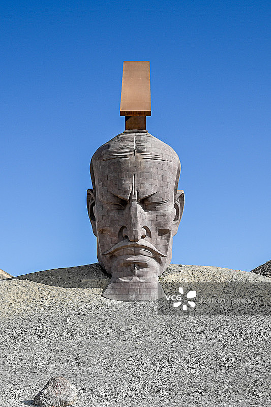 甘肃瓜州戈壁上的大型户外雕塑 汉武雄风图片素材