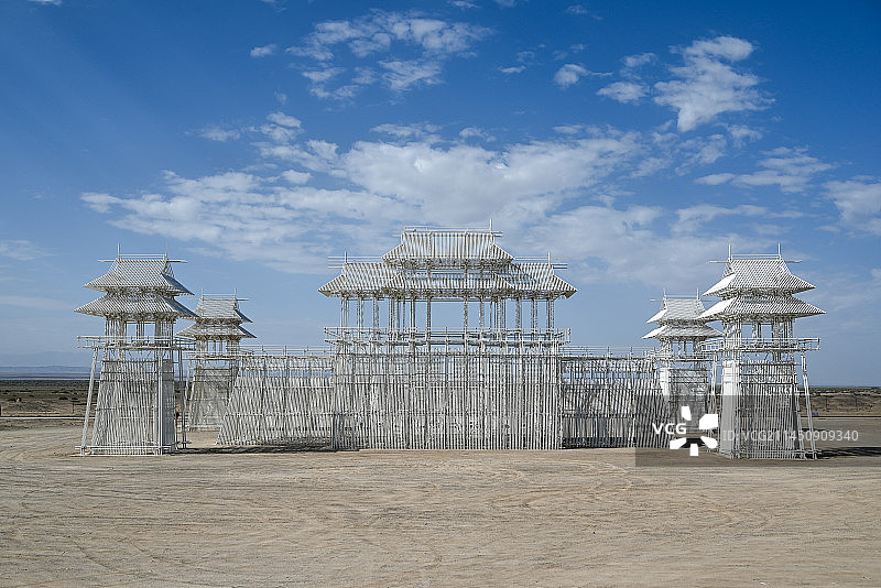 甘肃瓜州戈壁滩大型户外雕塑 无界/海市蜃楼图片素材