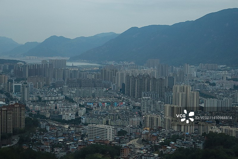 福建福州镜台山、烟霞阁、天王寺、金光禅寺、山脚下署前路街景以及俯拍视角下的宁德市区景观图片素材