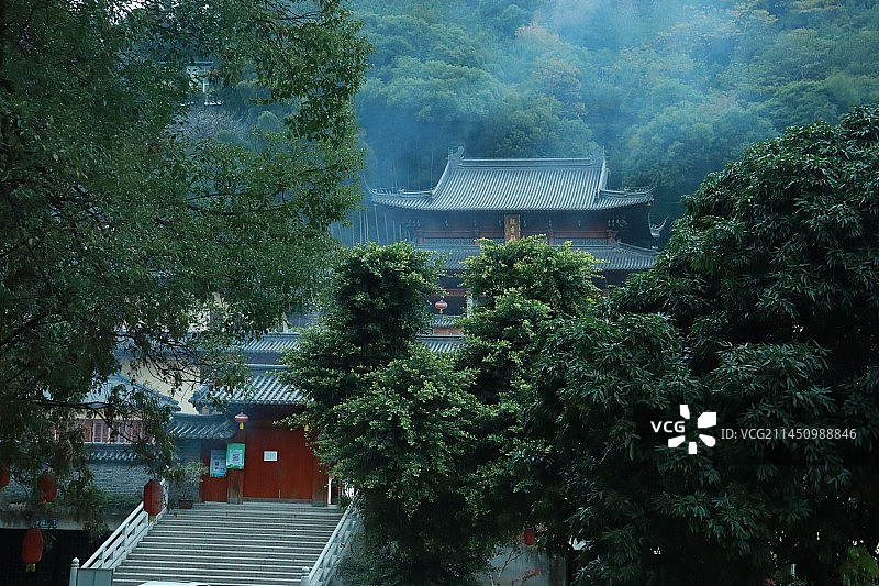 福建福州镜台山、烟霞阁、天王寺、金光禅寺、山脚下署前路街景以及俯拍视角下的宁德市区景观图片素材