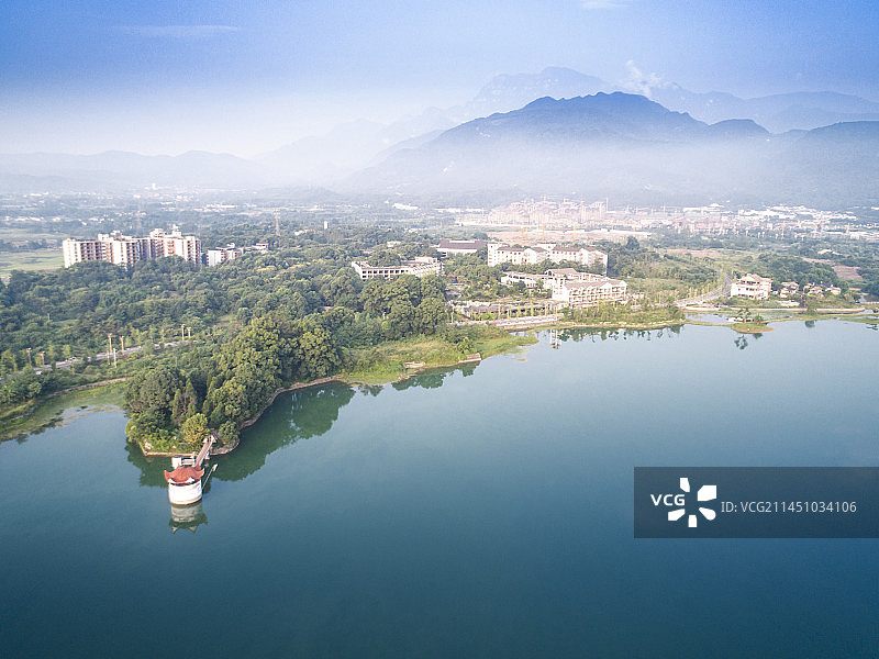 四川峨眉山市峨秀湖航拍风光图片素材