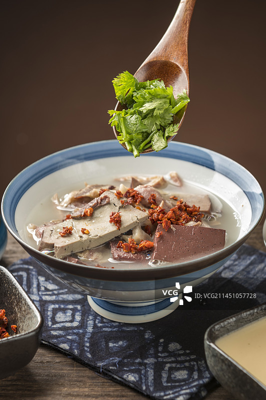 天津小吃羊杂汤羊杂碎羊杂烩特写图片素材