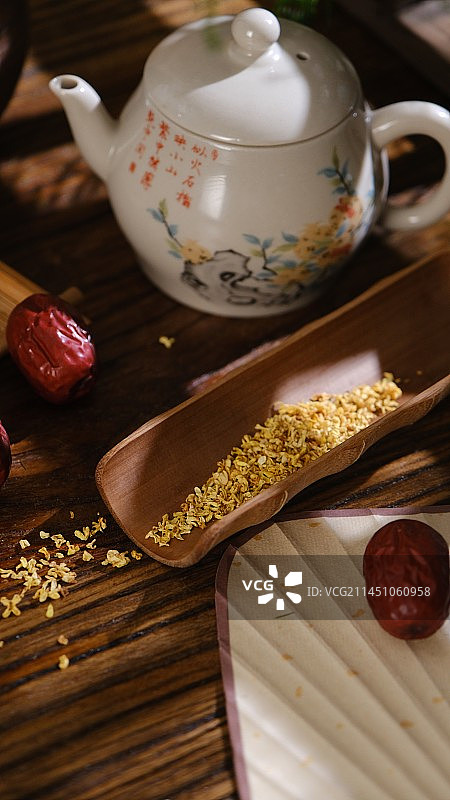 桌子上的茶具图片素材