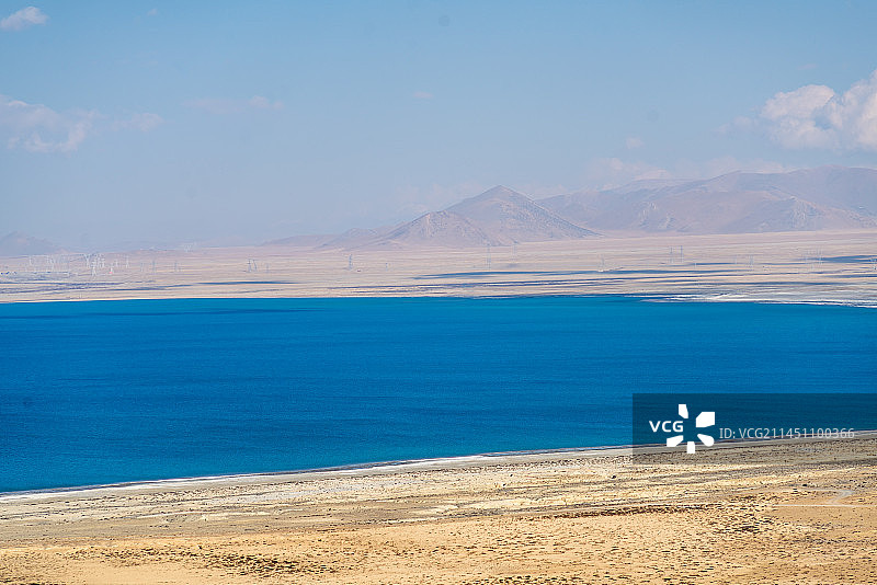 吉隆县聂拉木县湛蓝的佩枯错湖泊图片素材