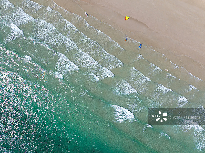 玻璃海浪花图片素材