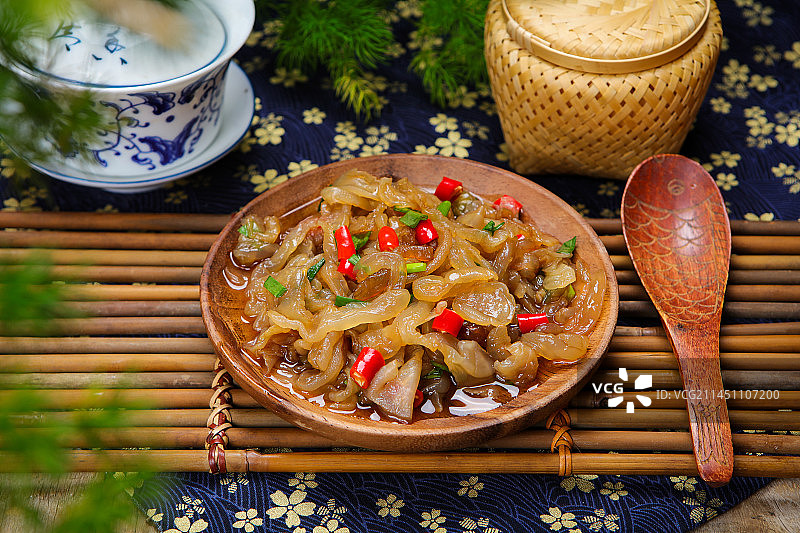 冰爽脆滑的凉拌海蜇图片素材