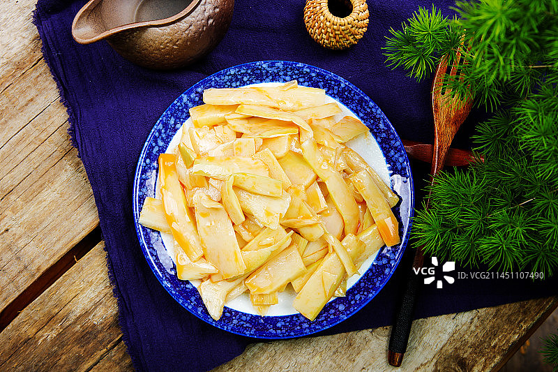 脆脆嫩嫩的凉拌笋片图片素材