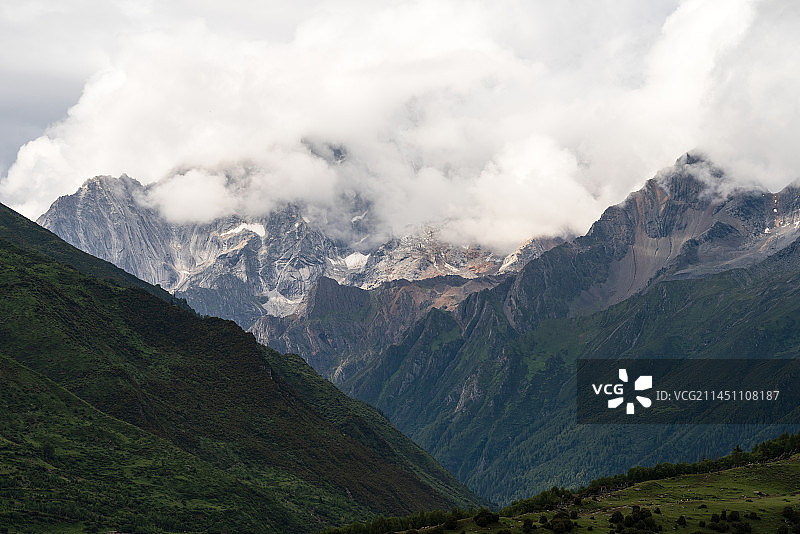四姑娘山 云景 幺妹峰 猫鼻梁图片素材
