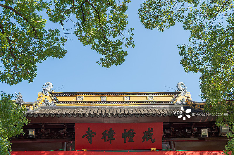 江苏省苏州市，西园寺建筑大殿图片素材