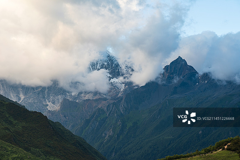 四姑娘山 幺妹峰 猫鼻梁图片素材