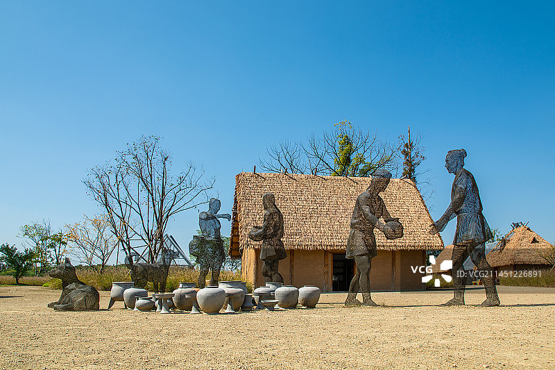 良渚古城遗址公园 杭州余杭区 良渚文明 原始人生活场景 古代买卖交易图片素材