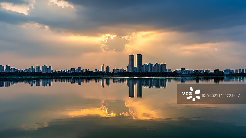 湖北武汉金银湖晚霞风光图片素材