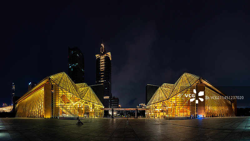 夜幕下的深圳音乐厅图片素材