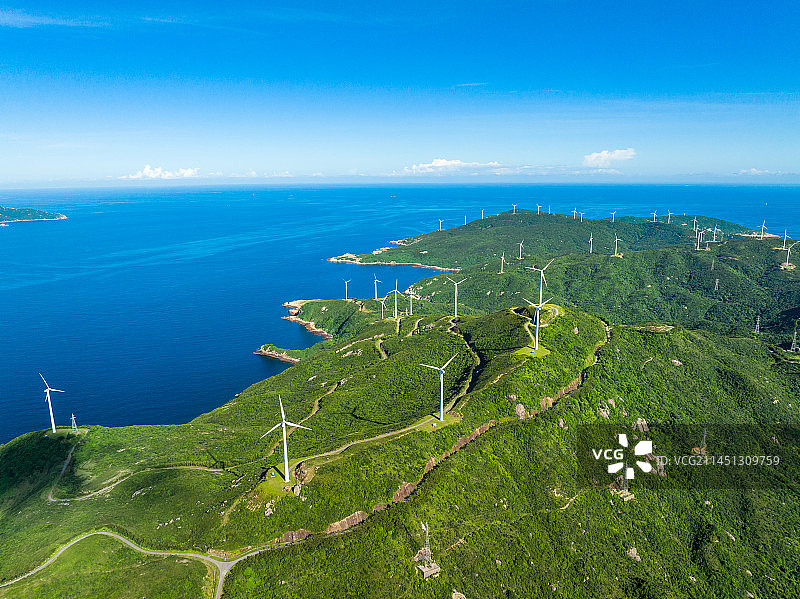 江门川山群岛上川岛海岛风力发电航拍图片素材