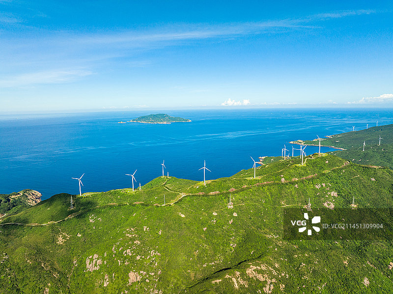 江门川山群岛上川岛海岛风力发电航拍图片素材