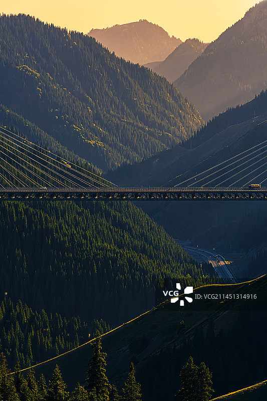 果子沟大桥图片素材