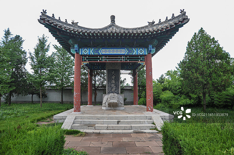 潍坊诸城大舜庙里的钟楼鼓楼传统造型亭子图片素材