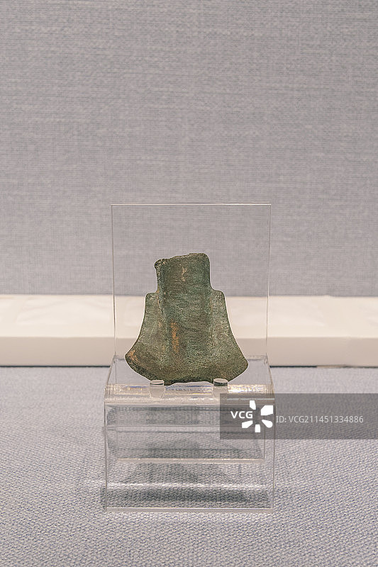 战国时期兵器-铜钺图片素材